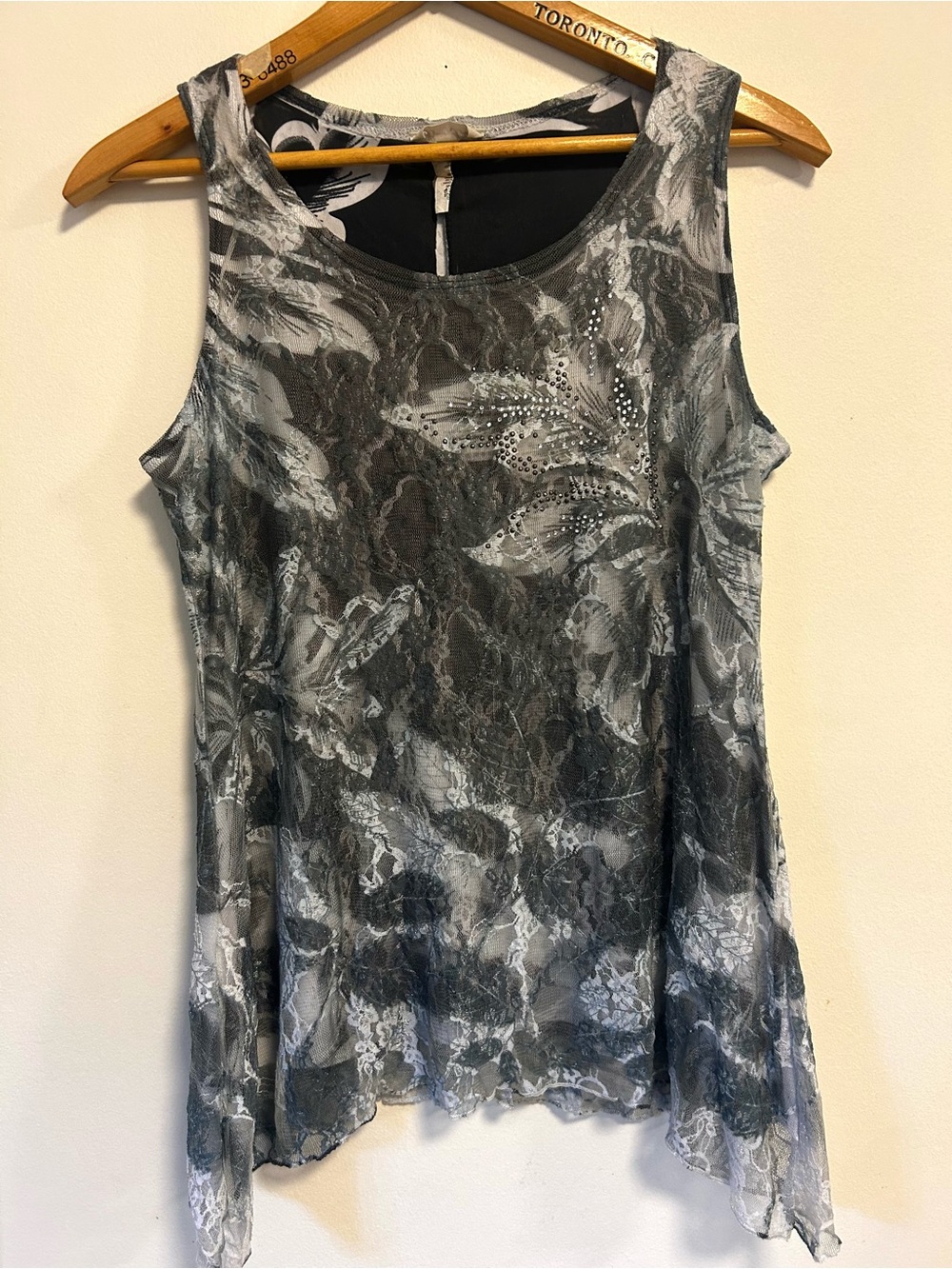 Asymmetrical Vintage Gray Lace Overlay Floral Sleeveless Camisole